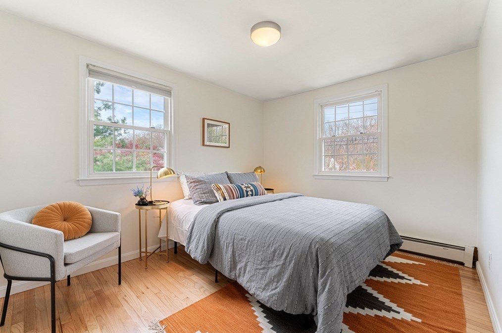 4 Heritage Dr, Woburn MA 01801-5908 exterior