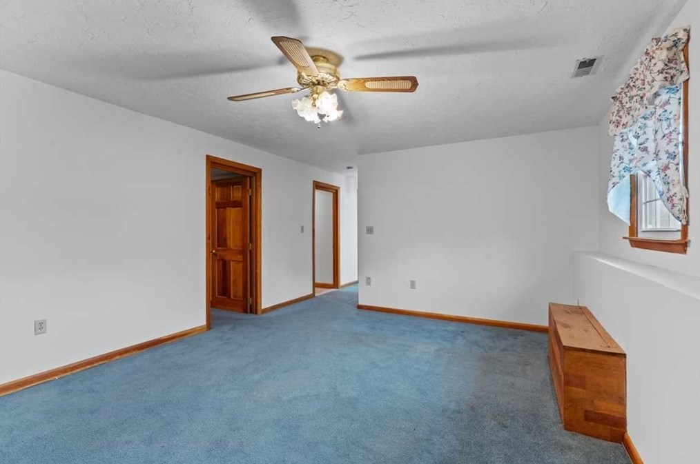 44 Amanola Ave, Worcester MA 01604-2152 exterior