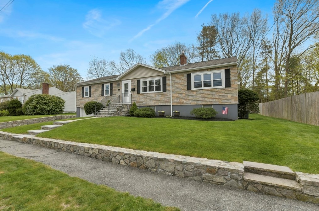 17 Eaton Rd, Dedham, MA 02026