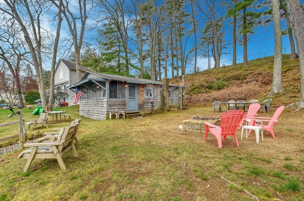 36 Burgess School Rd, Sturbridge, MA 01566 exterior