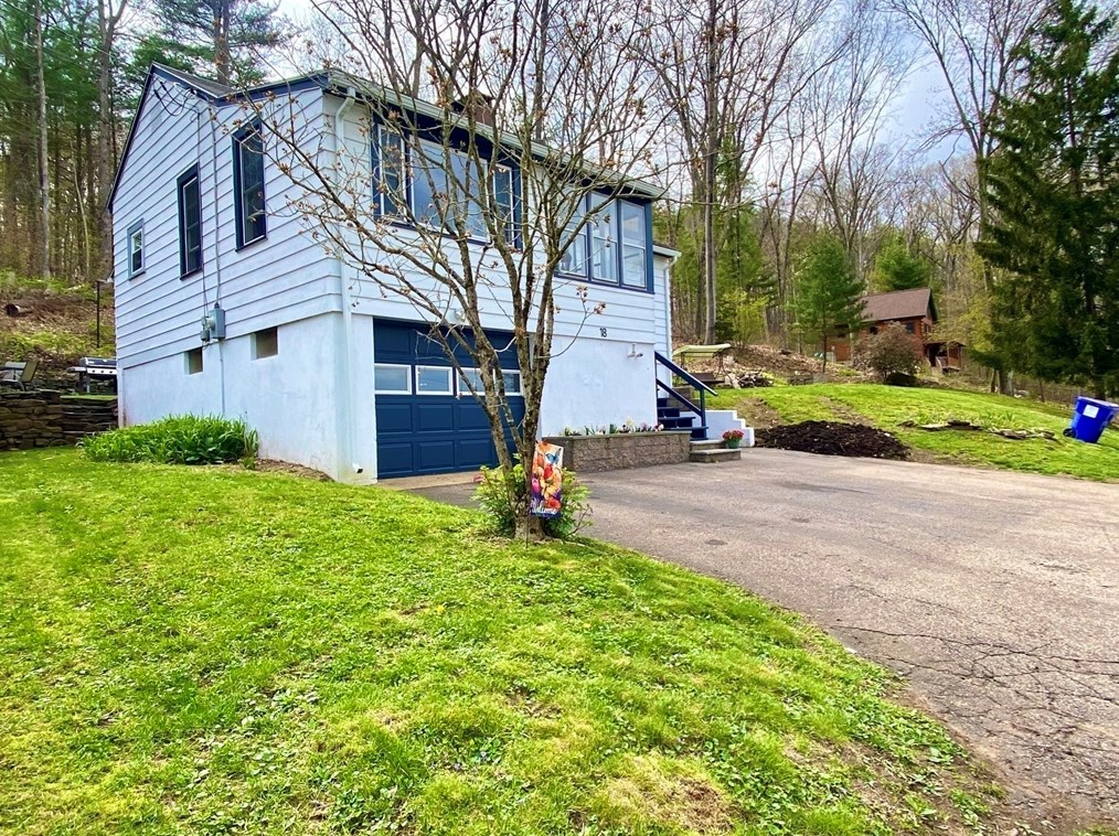 18 Hillside Dr, West-Brookfield, MA 01585 exterior