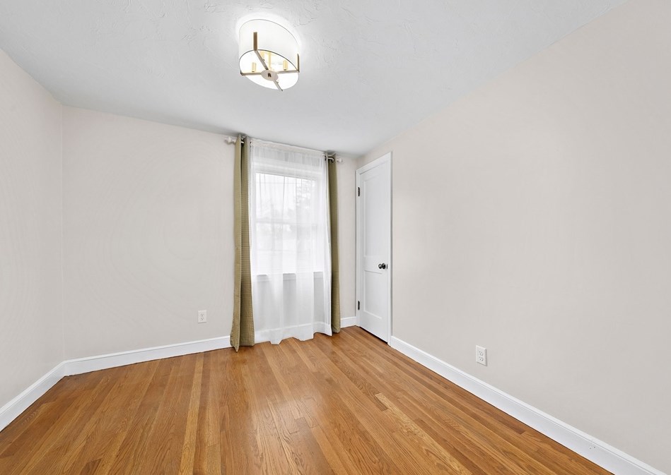 24 Leslie Ave, Weymouth MA  02188-3410 exterior