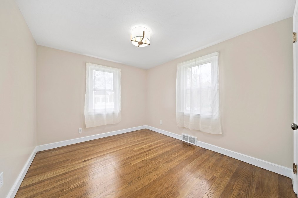 24 Leslie Ave, Weymouth MA  02188-3410 exterior