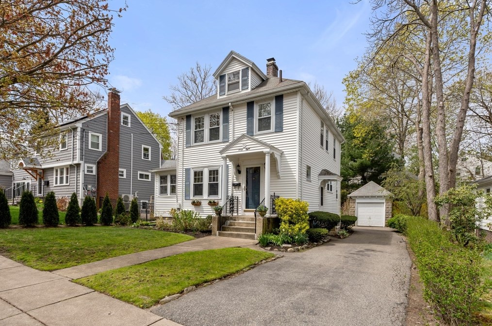68 Willowdean Ave, Boston, MA 02132 exterior