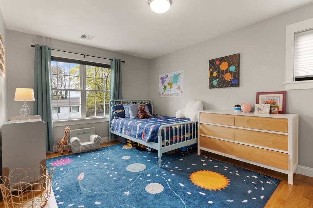 15 Kinsman Pl, Natick MA  01760-2732 exterior