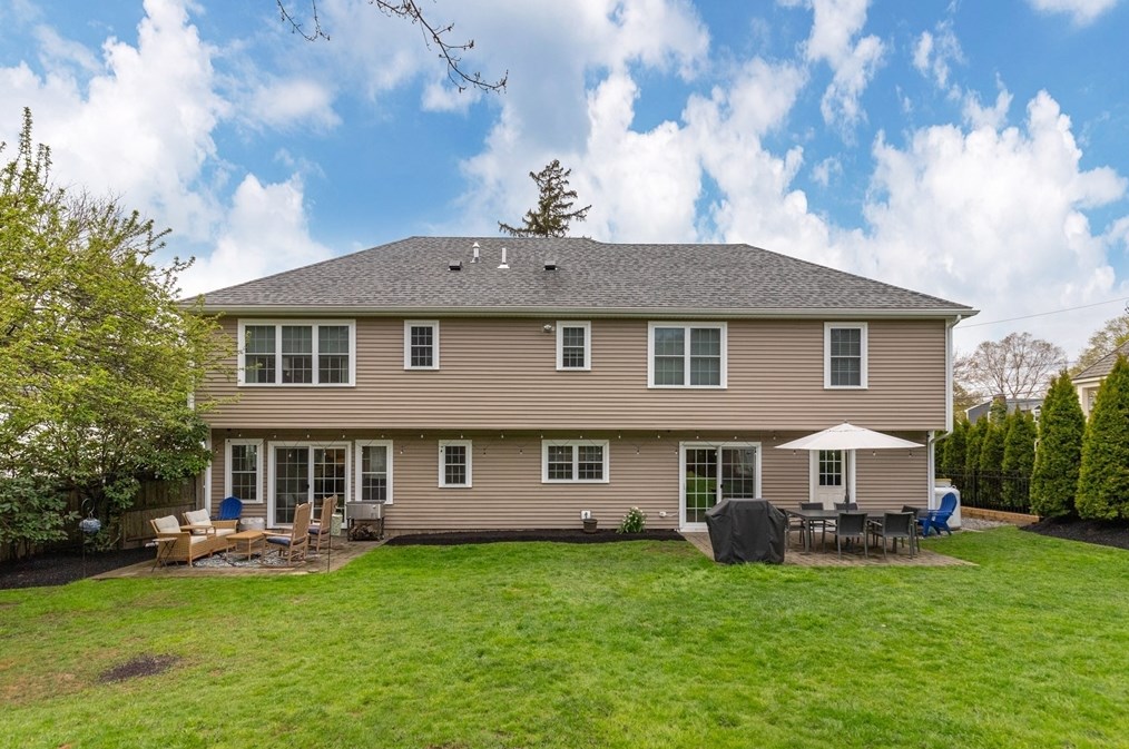 15 Kinsman Pl, Natick MA  01760-2732 exterior