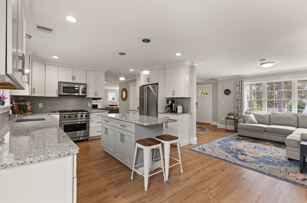 15 Kinsman Pl, Natick MA  01760-2732 exterior