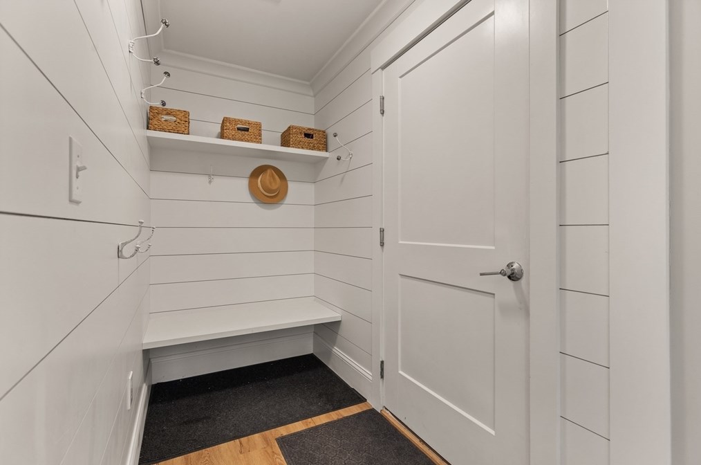 15 Kinsman Pl, Natick MA  01760-2732 exterior