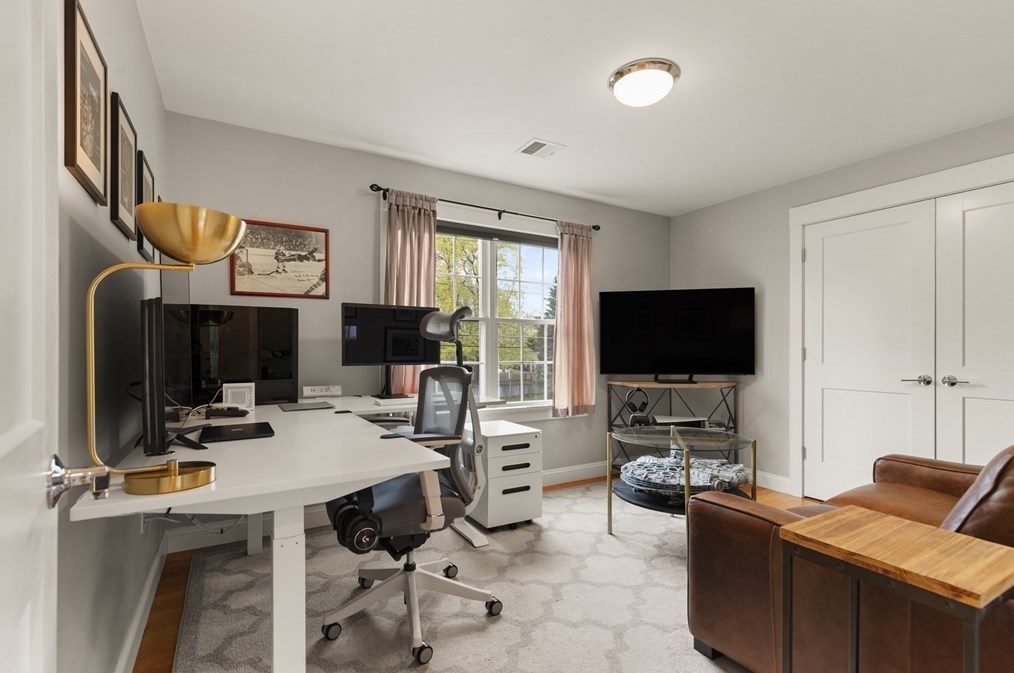 15 Kinsman Pl, Natick MA  01760-2732 exterior