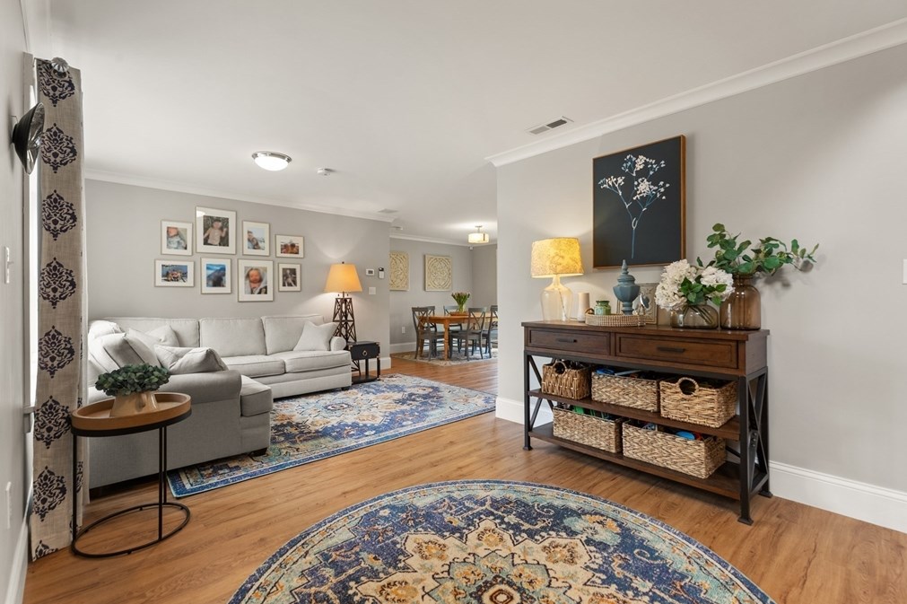 15 Kinsman Pl, Natick MA  01760-2732 exterior