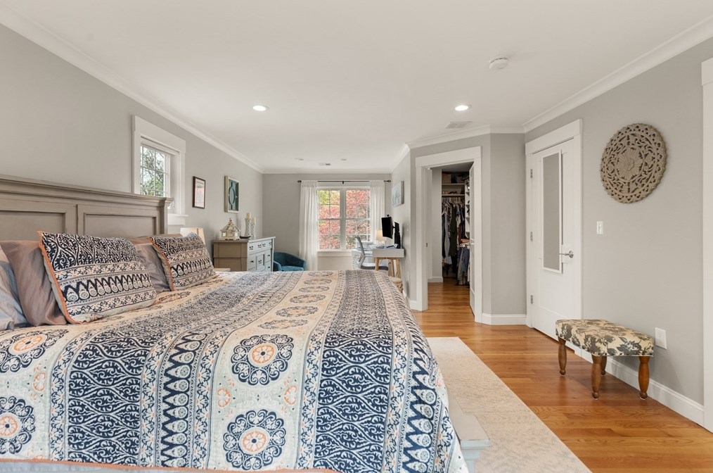 15 Kinsman Pl, Natick MA  01760-2732 exterior