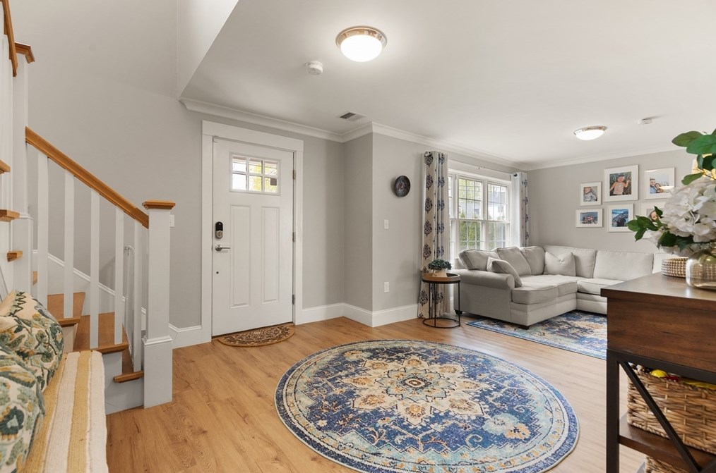 15 Kinsman Pl, Natick MA  01760-2732 exterior