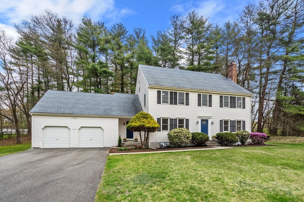 20 Pine St, Dover, MA 02030 exterior