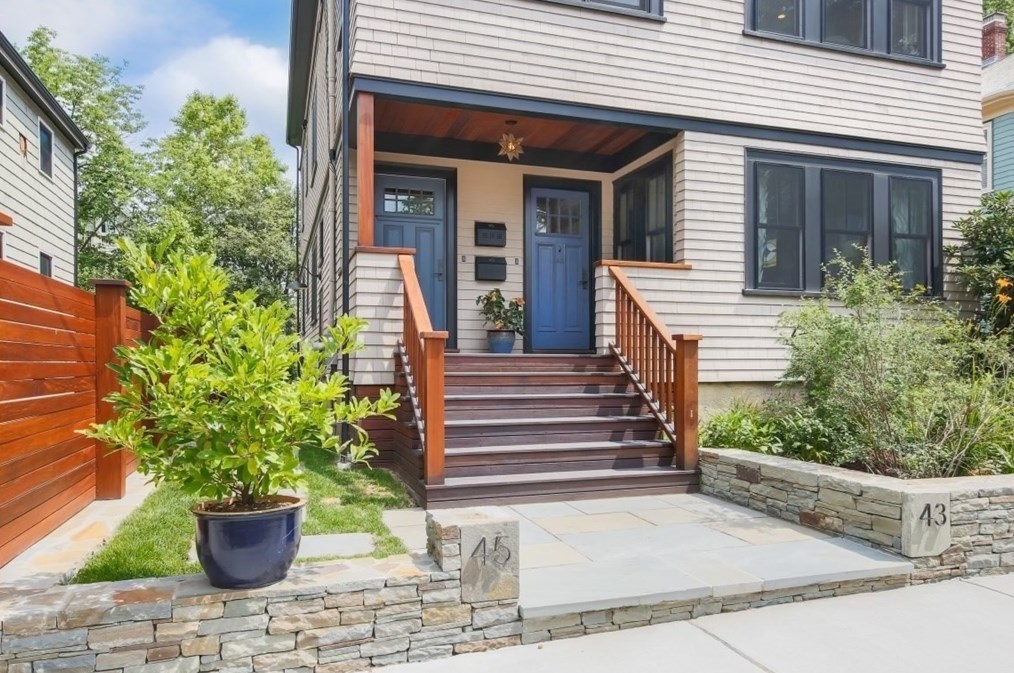 43 Saville St, Cambridge MA  02138-6823 exterior