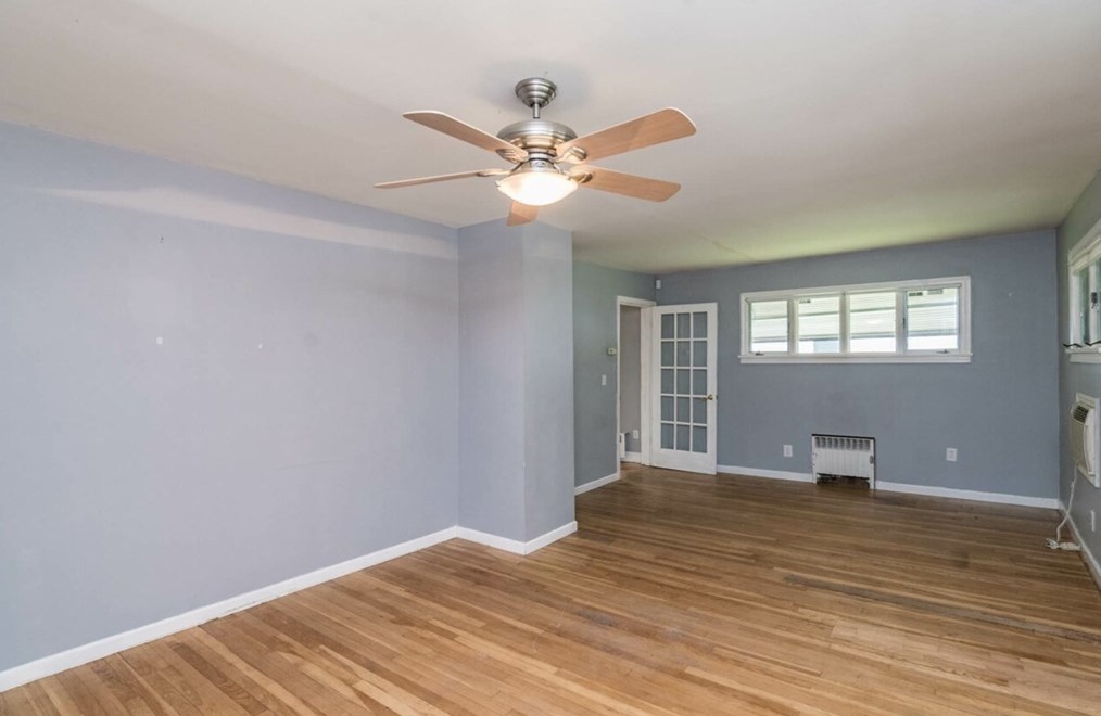 80 Hilton St, Chicopee MA 01020-3552 exterior