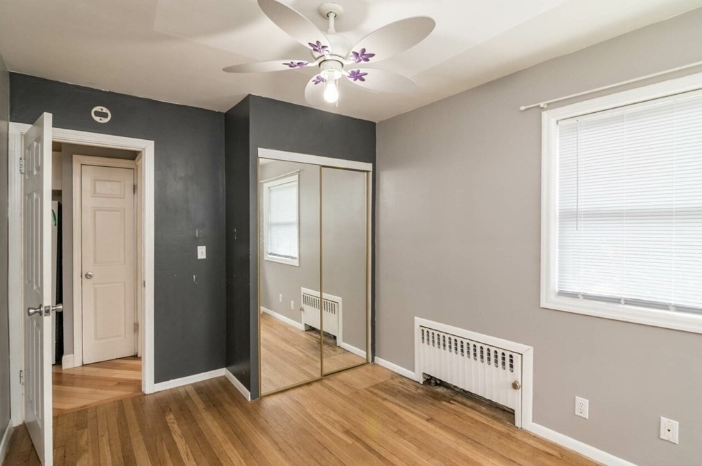 80 Hilton St, Chicopee MA 01020-3552 exterior