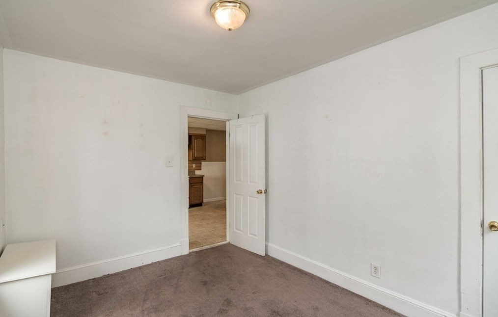 80 Hilton St, Chicopee MA 01020-3552 exterior