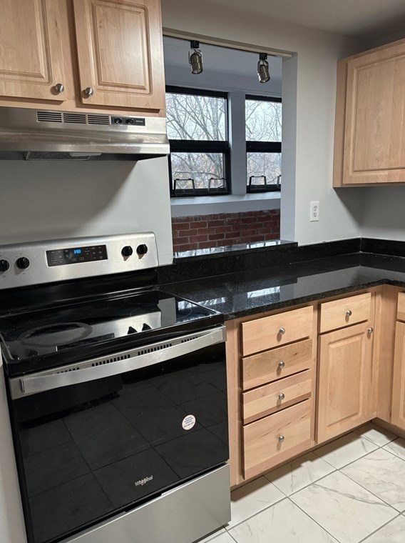 26 S Water St #205, New Bedford, MA 02740