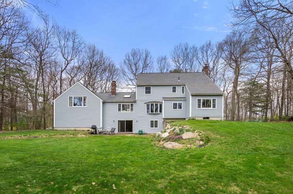 205 Baldwin St, Leicester, MA 01524 exterior