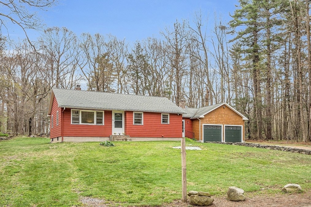 16 E Princeton Rd, Princeton, MA 01541