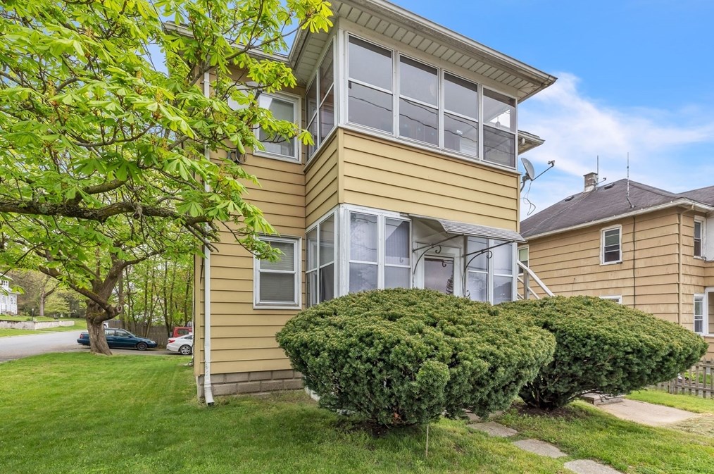 18 Goodwin St, Springfield, MA 01151