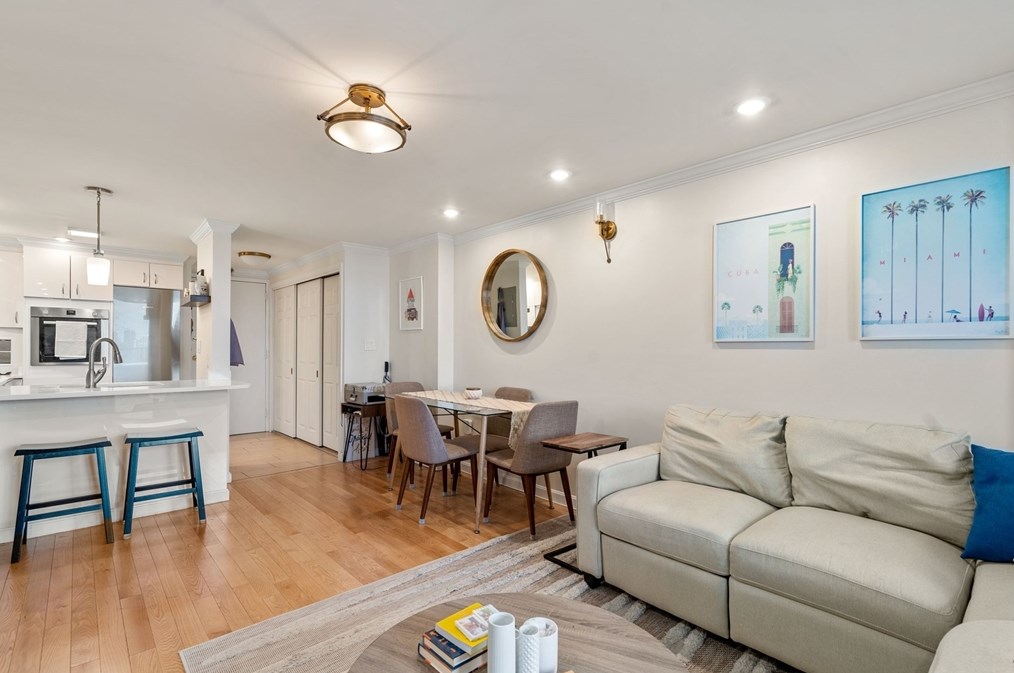 19 Winchester #806, Brookline, MA 02446