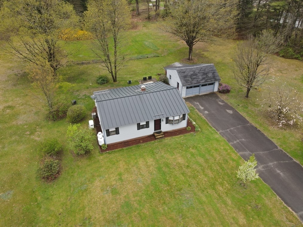 15 Mtn Rd, Gill MA 01354-9716 exterior