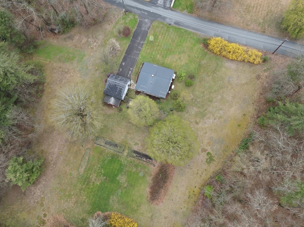 15 Mtn Rd, Gill MA 01354-9716 exterior