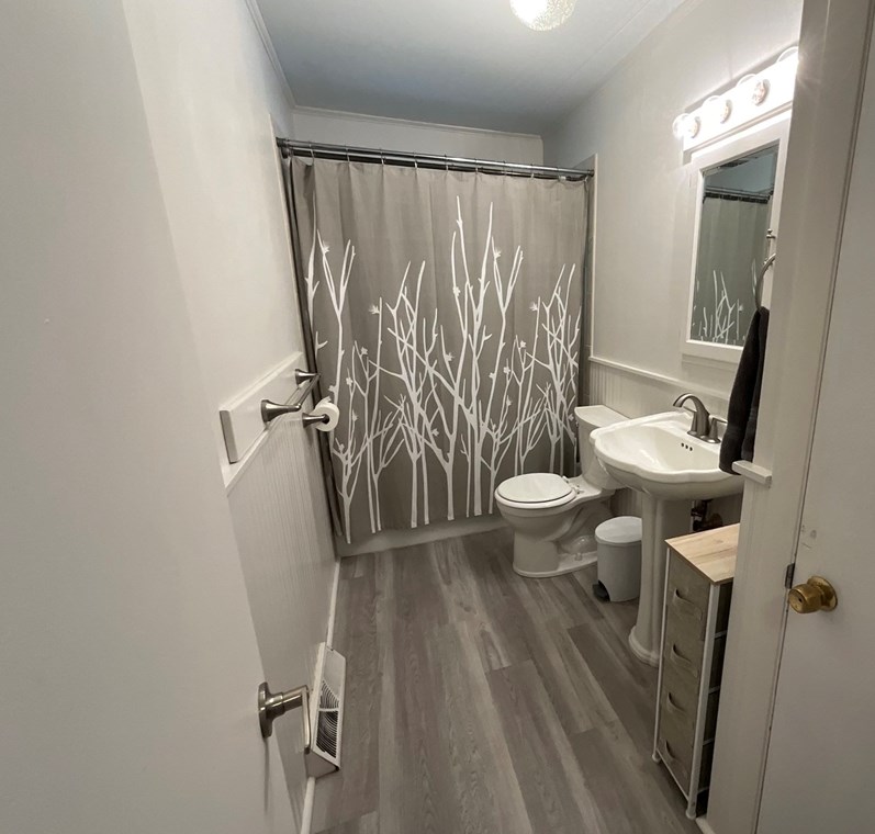 15 Mtn Rd, Gill MA 01354-9716 exterior