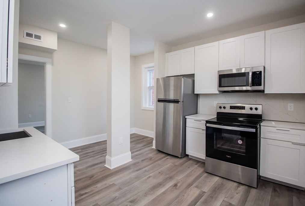 18 Walnut St #2, Worcester, MA 01608