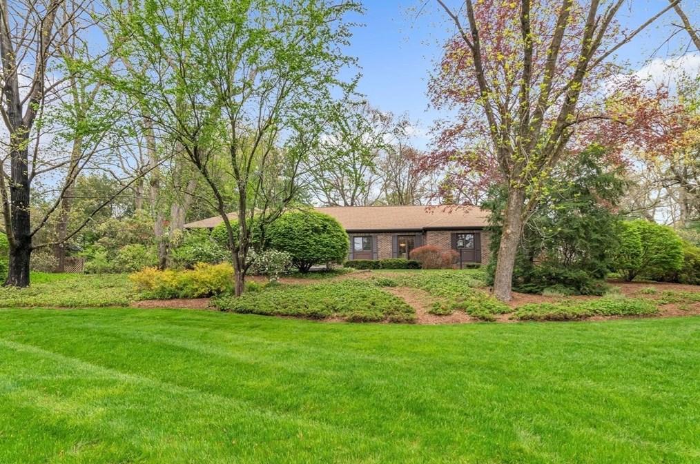 233 Ardsley Rd, Springfield MA 01106-2506 exterior