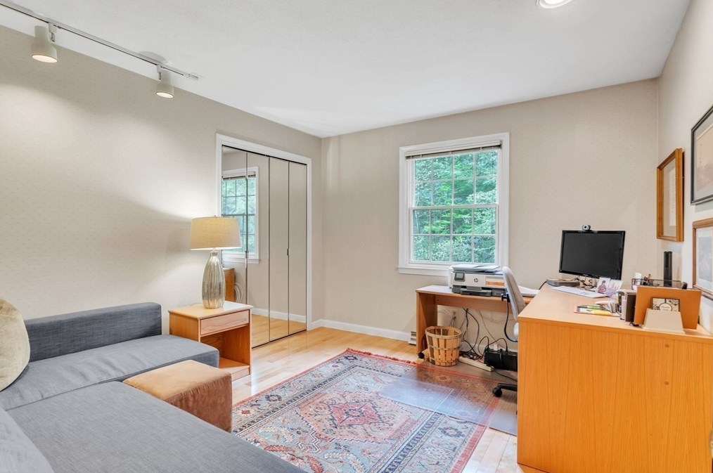 233 Ardsley Rd, Springfield MA 01106-2506 exterior