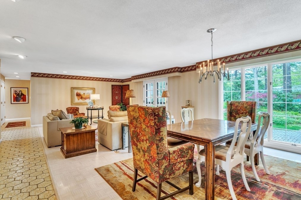 233 Ardsley Rd, Springfield MA 01106-2506 exterior