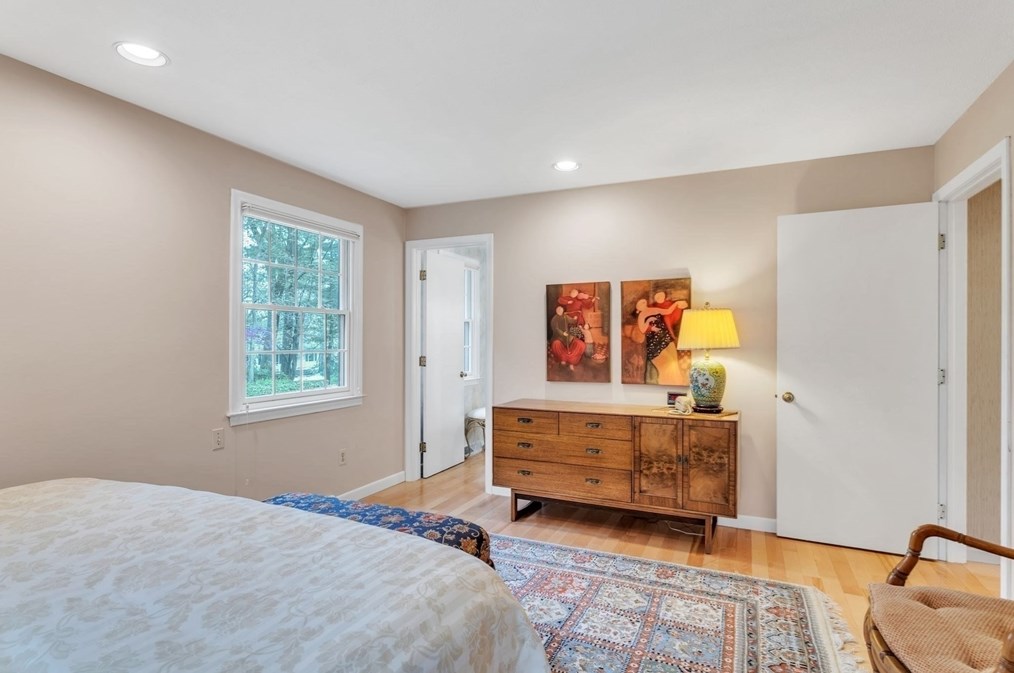 233 Ardsley Rd, Springfield MA 01106-2506 exterior