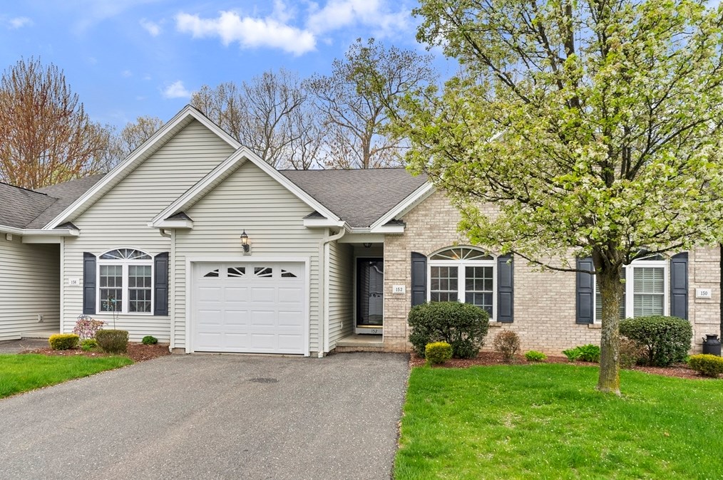 152 Canterbury Way #152, West Springfield, MA 01089
