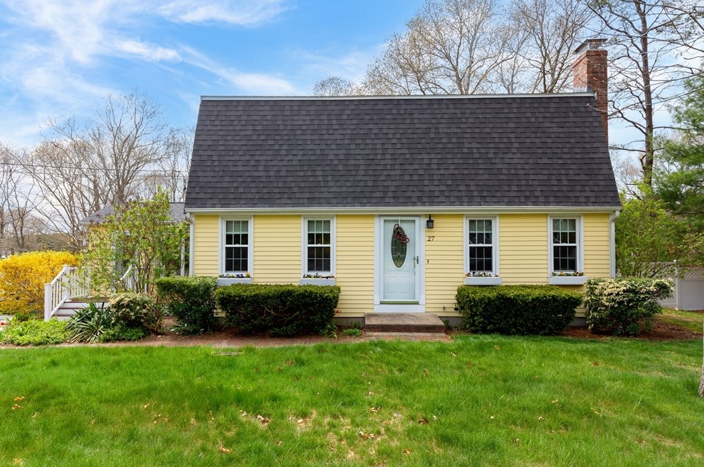 27 Worrall Rd, Plymouth, MA 02360