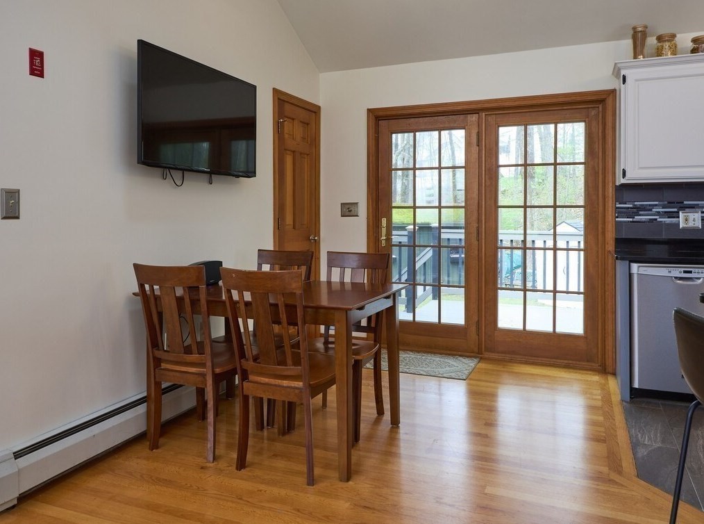 21 Collette Rd, Sturbridge MA 01518-1105 exterior