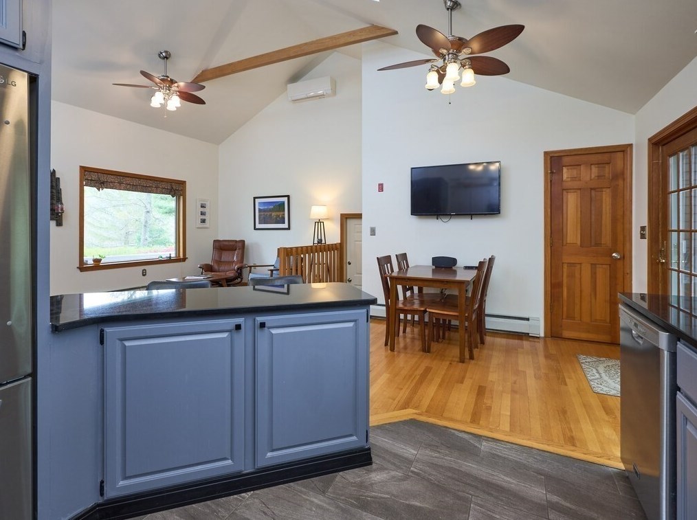 21 Collette Rd, Sturbridge MA 01518-1105 exterior