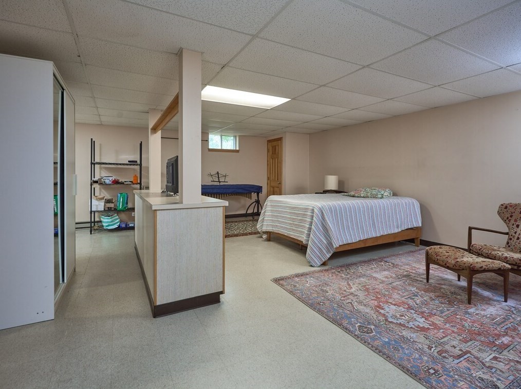 21 Collette Rd, Sturbridge MA 01518-1105 exterior