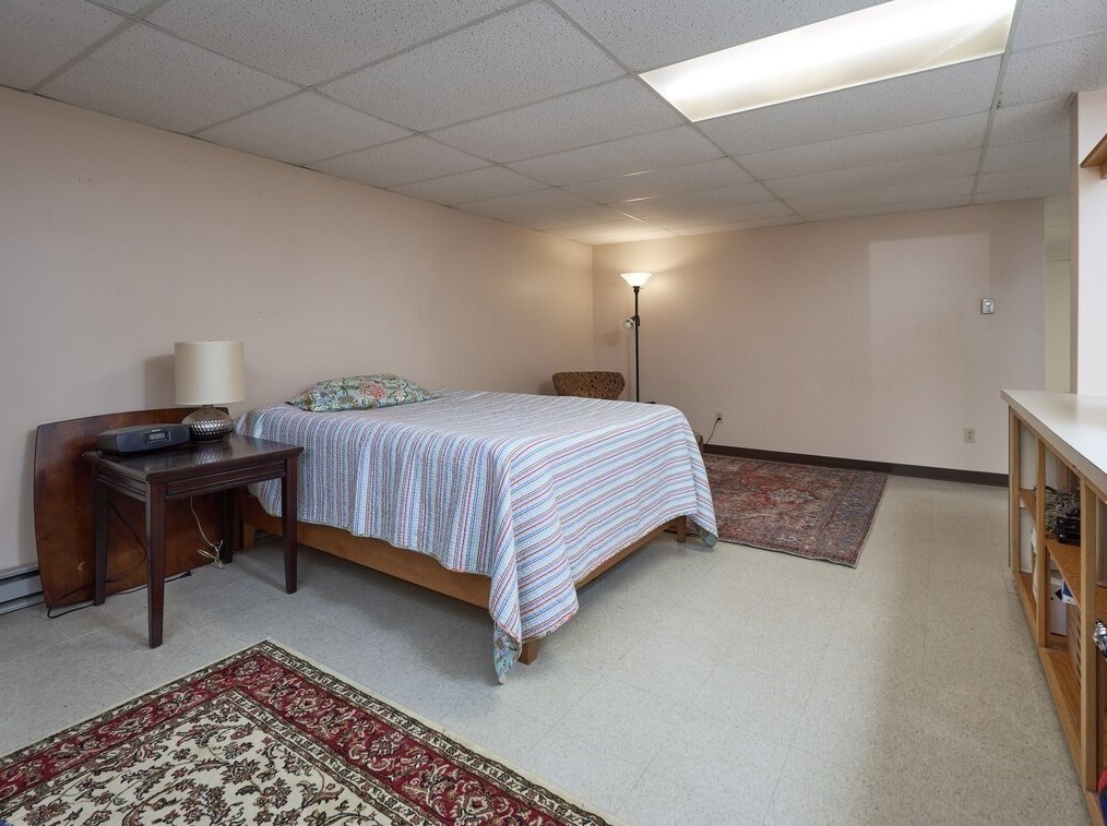 21 Collette Rd, Sturbridge MA 01518-1105 exterior