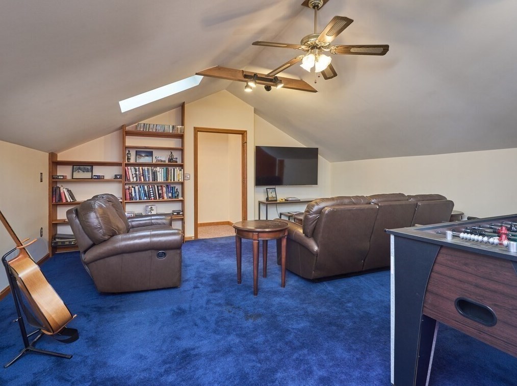 21 Collette Rd, Sturbridge MA 01518-1105 exterior