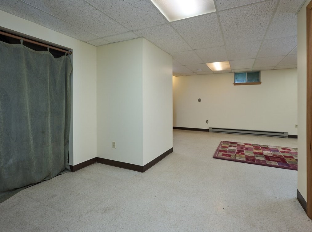 21 Collette Rd, Sturbridge MA 01518-1105 exterior