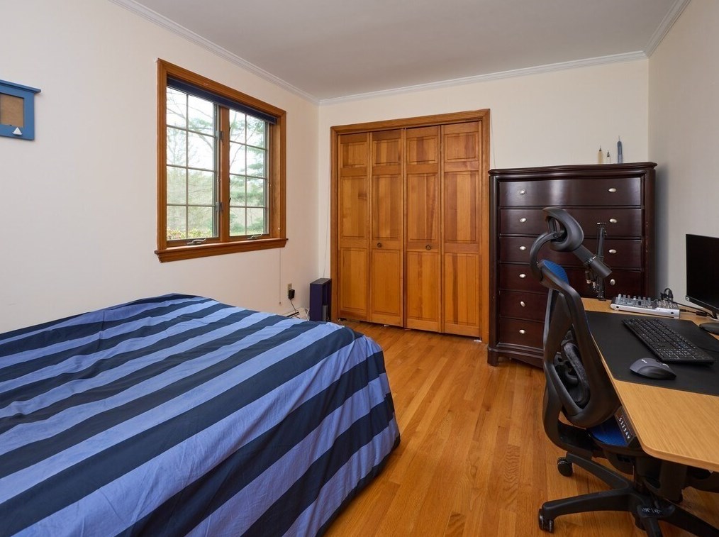 21 Collette Rd, Sturbridge MA 01518-1105 exterior