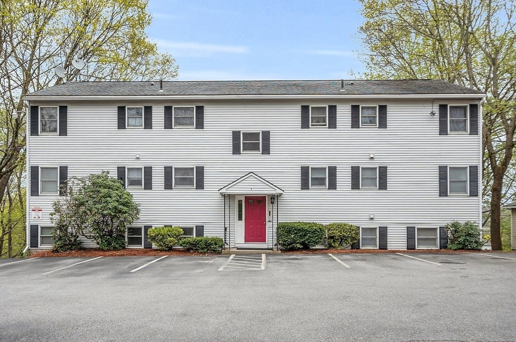 3 Stockholm St, Worcester MA  01607-1588 exterior