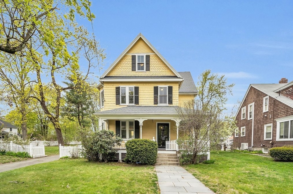 907 Watertown St, Newton, MA 02465-2109