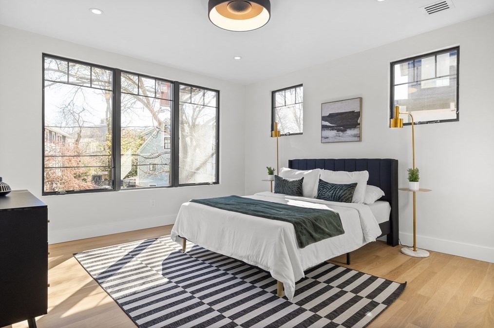 186 Holworthy St, Cambridge MA  02138-4508 exterior