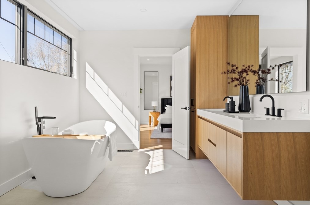 186 Holworthy St, Cambridge MA  02138-4508 exterior