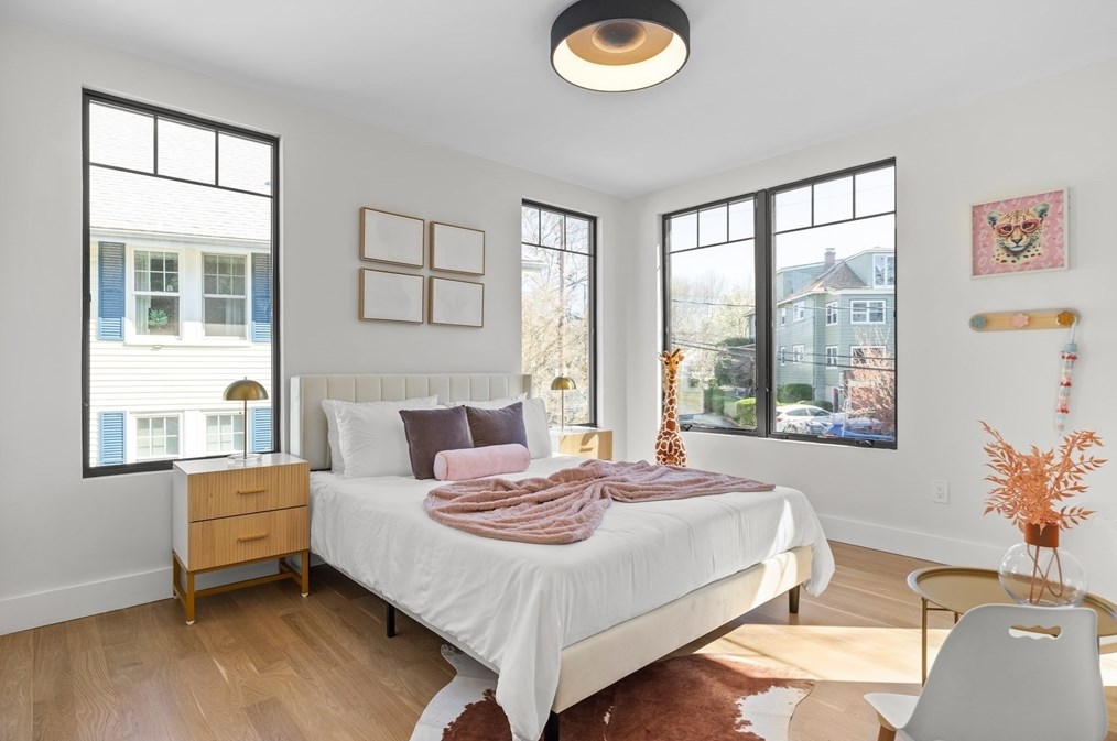 186 Holworthy St, Cambridge MA  02138-4508 exterior