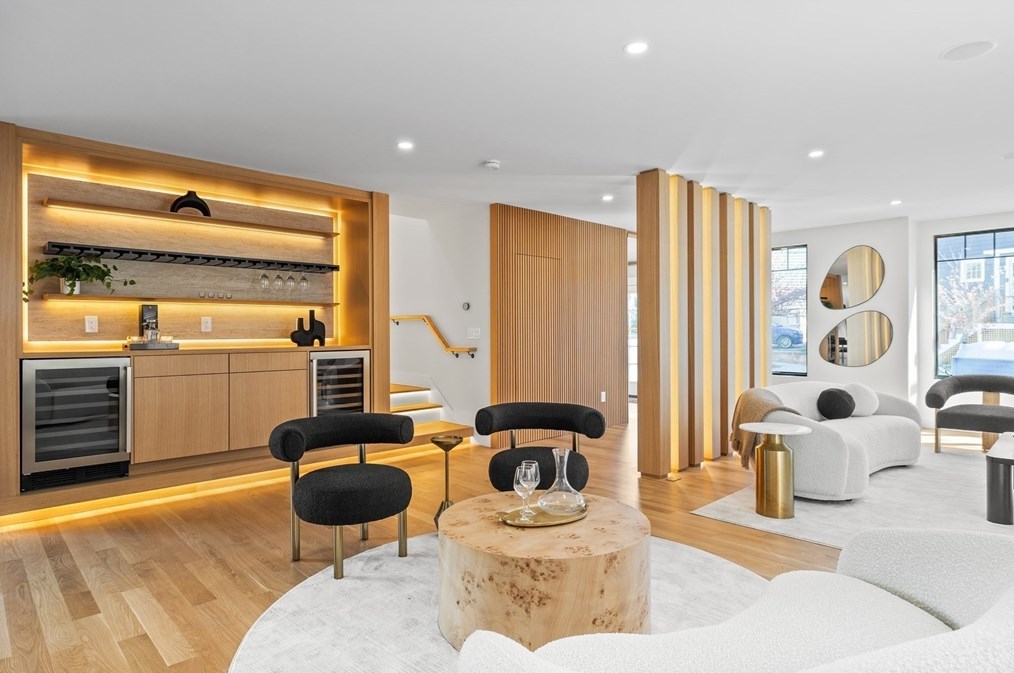 186 Holworthy St, Cambridge MA  02138-4508 exterior