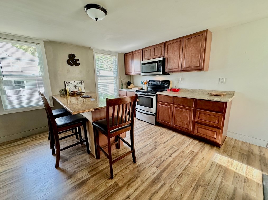 119 Shelburne Rd, Greenfield MA  01301-2107 exterior